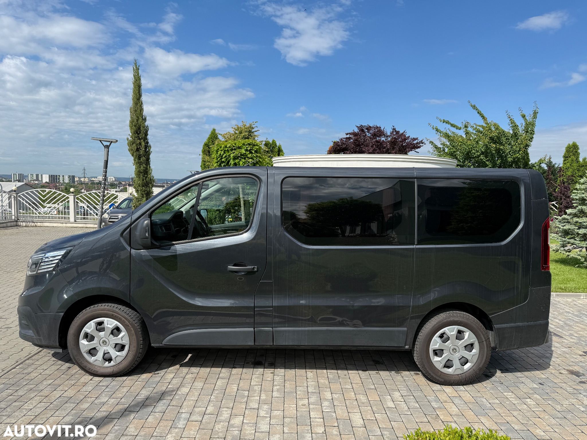 Renault Trafic Combi 2.0 Blue dCi 110 S&S L1 8+1 Life - 10