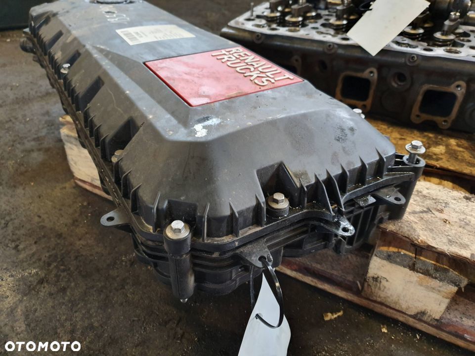 POKRYWA ZAWORÓW RENAULT MIDLUM D 280 E6 - 3