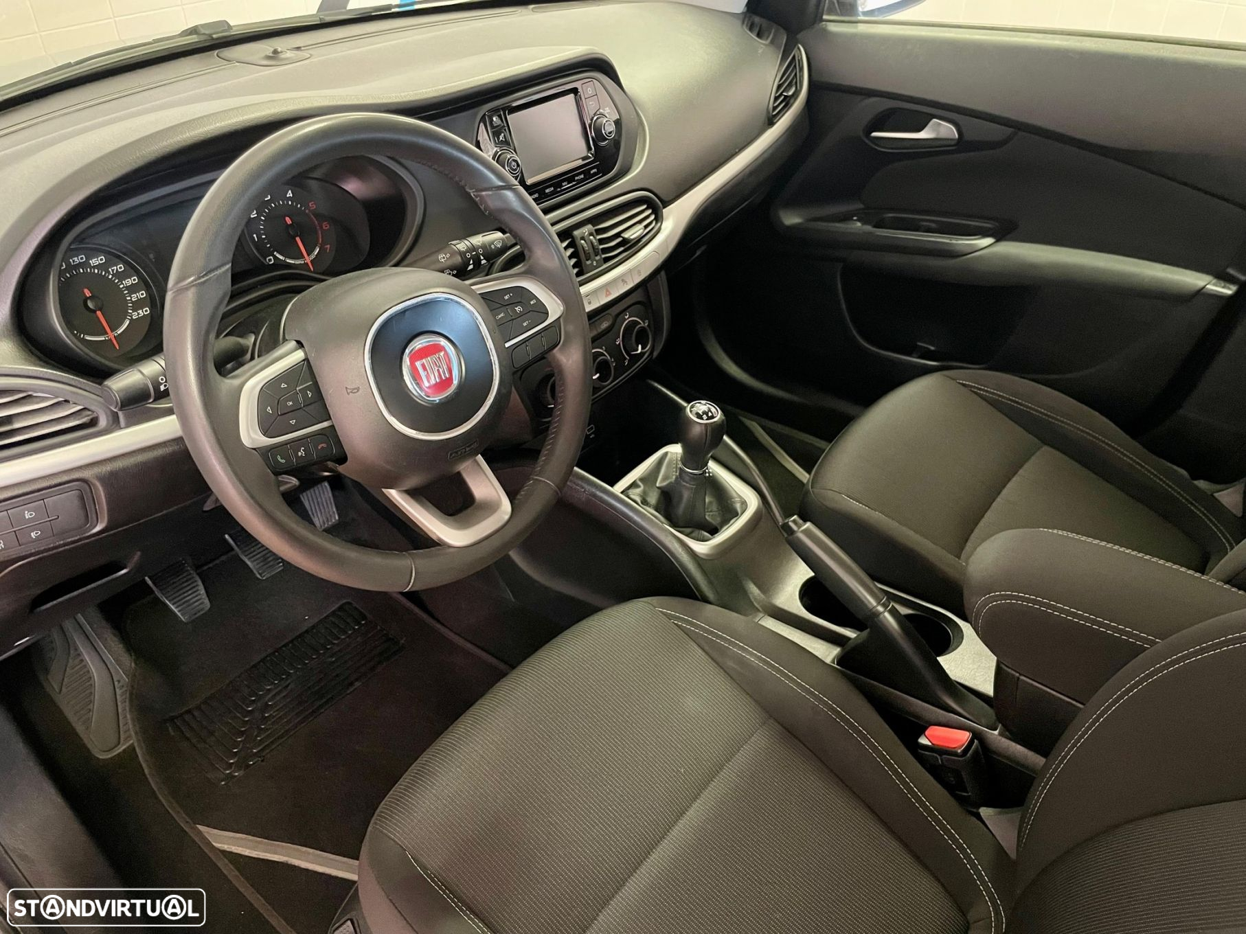 Fiat Tipo Station Wagon 1.3 M-Jet Easy - 18