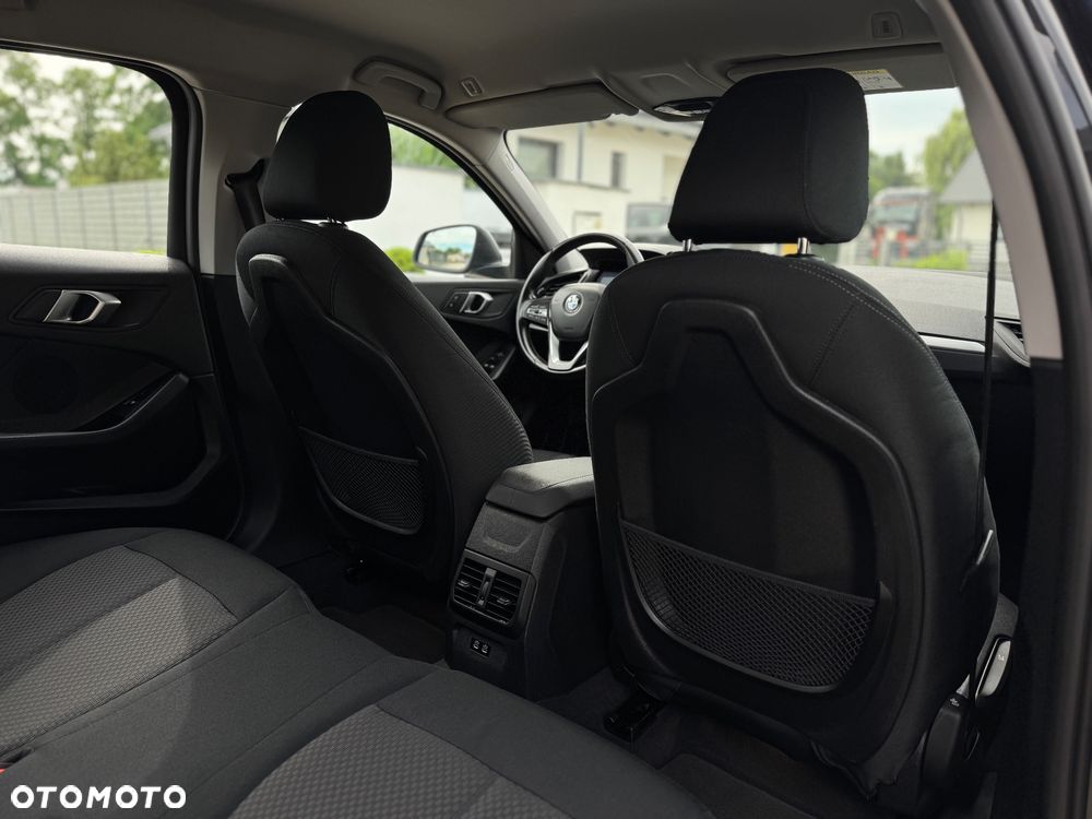 BMW Seria 1 118i Sport Line - 31