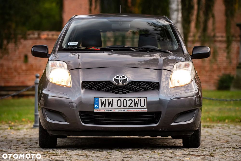 Toyota Yaris 1.0 Luna A/C - 2