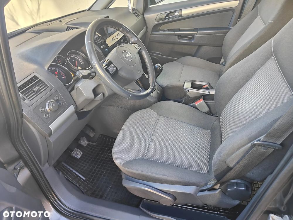 Opel Zafira - 17