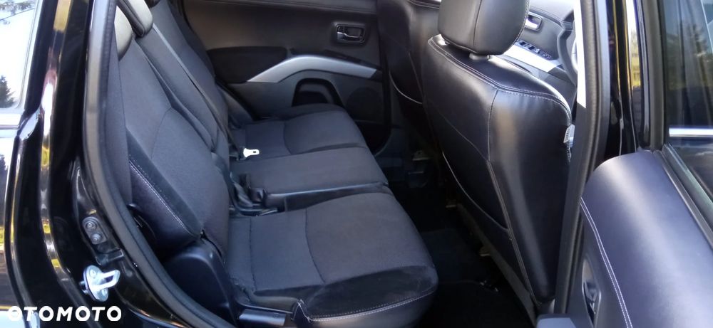 Mitsubishi Outlander - 18