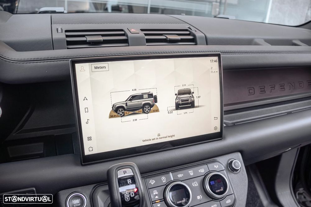 Land Rover Defender - 23