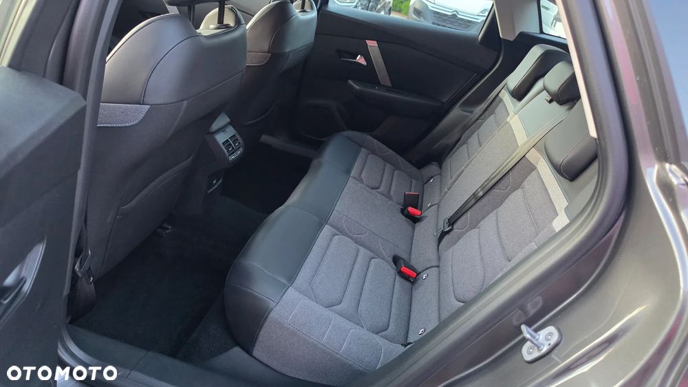 Citroën C4 PureTech 130 Stop&Start FEEL PACK - 28