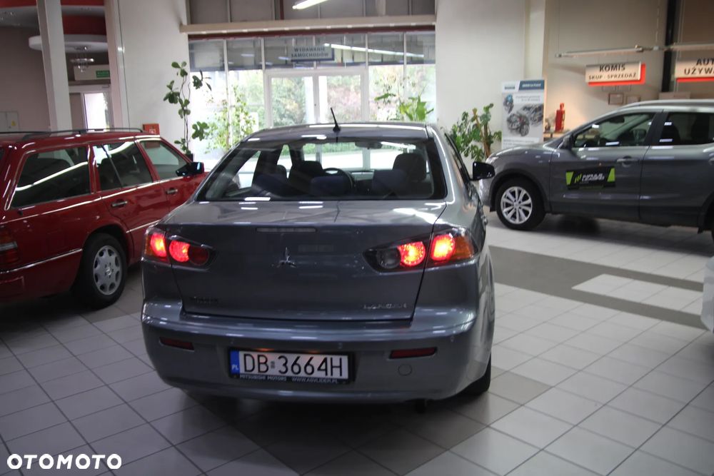 Mitsubishi Lancer 1.6 Invite - 6