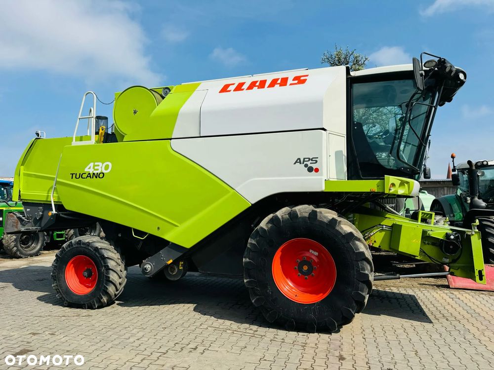 Claas Tucano 430 APS - 12