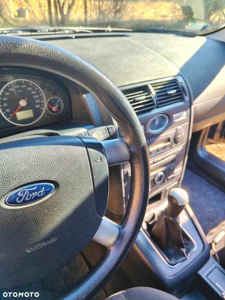 Ford Mondeo 1.8 Ambiente - 8