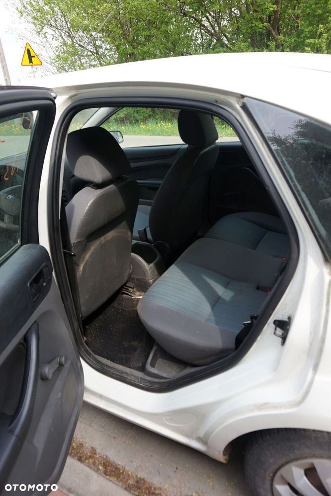 FORD FOCUS II MK2 5D HB 2005 N3 1.6 TDCI HHDA 90KM MTX75 BIAŁY na części - 19