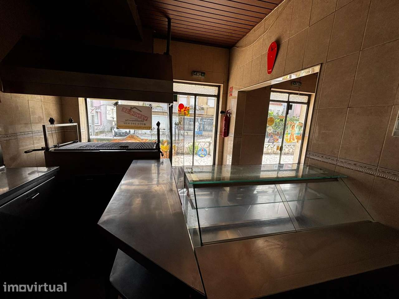Vende-se espaço comercial(churrasqueira) em Paio Pires. - Grande imagem: 2/18