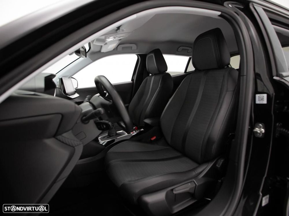 Peugeot 2008 1.5 BlueHDi Allure — fotografia 7