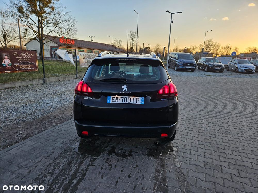 Peugeot 2008 - 8