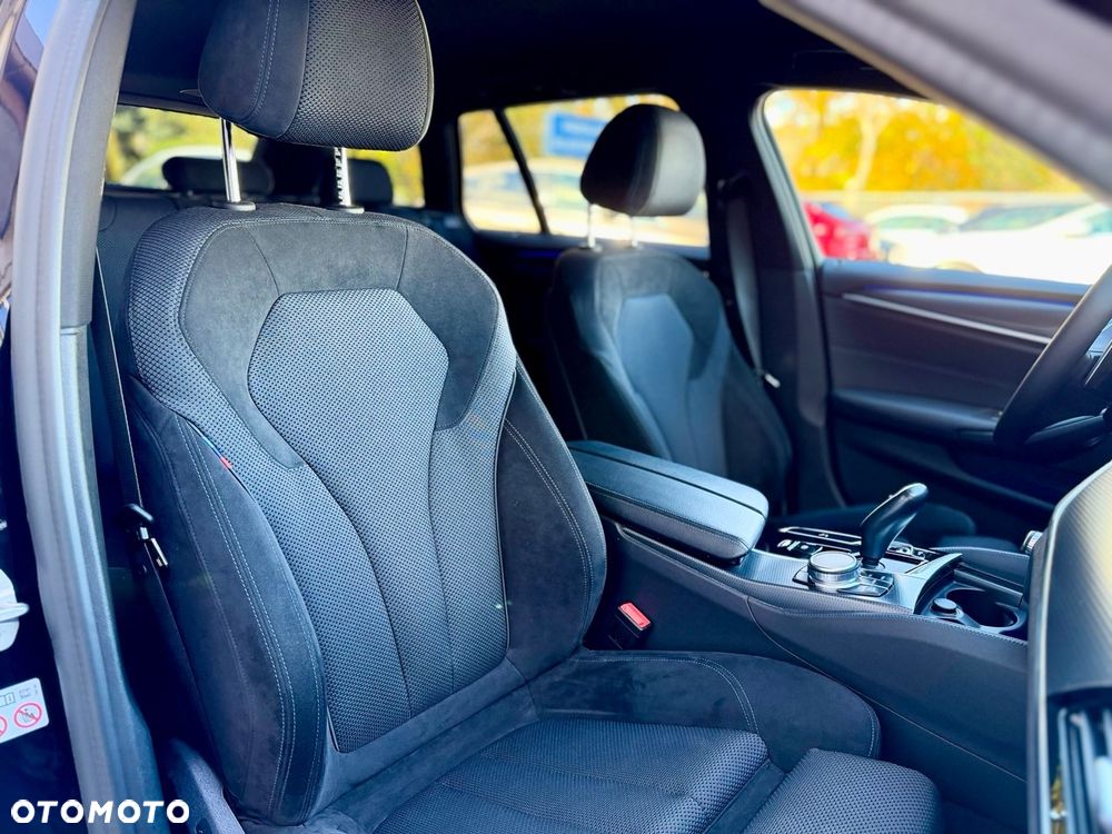 BMW Seria 5 520d xDrive Touring M Sport Edition - 30