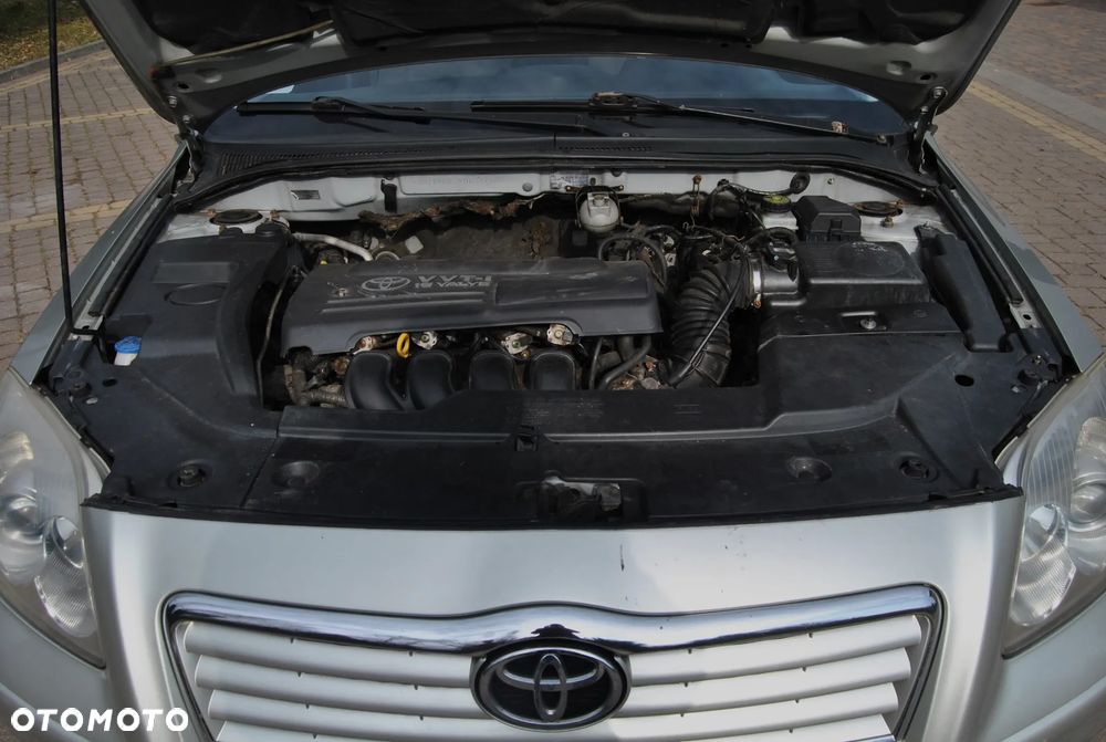 Toyota Avensis - 13