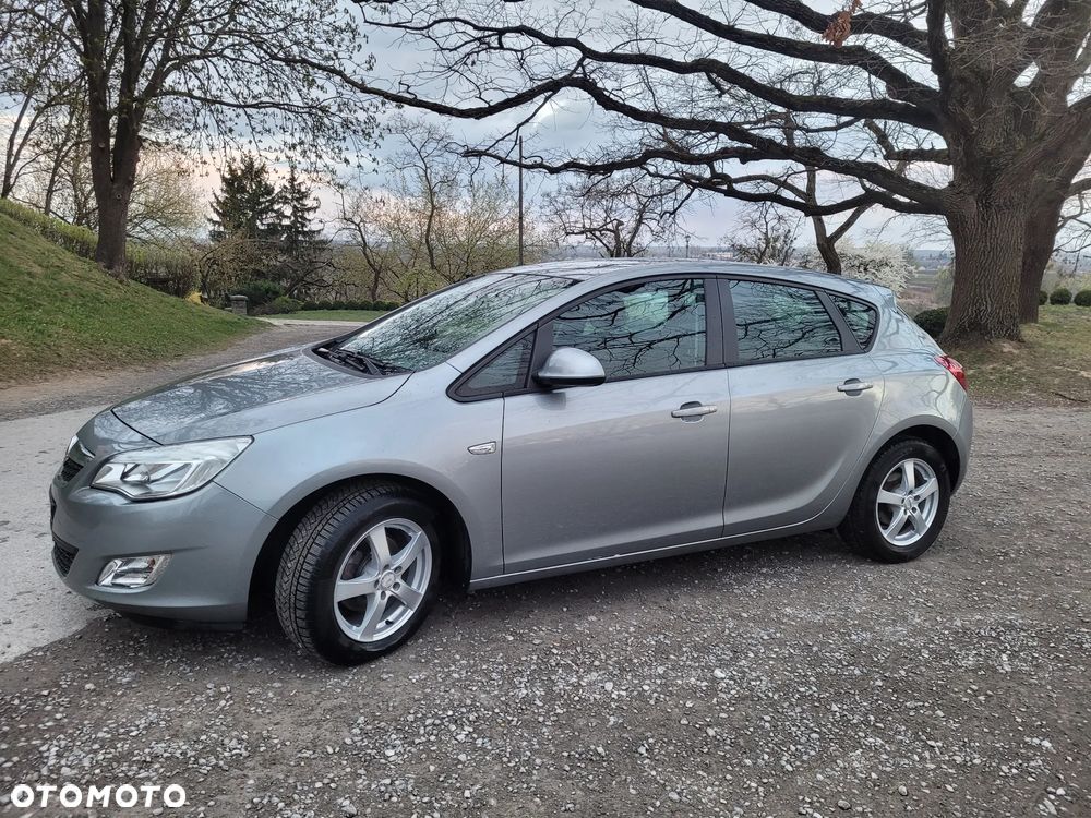 Opel Astra 1.6 Innovation - 27