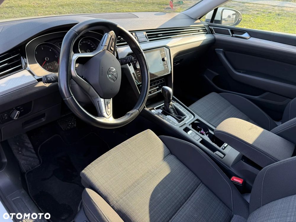 Volkswagen Passat 2.0 TDI Business DSG - 18