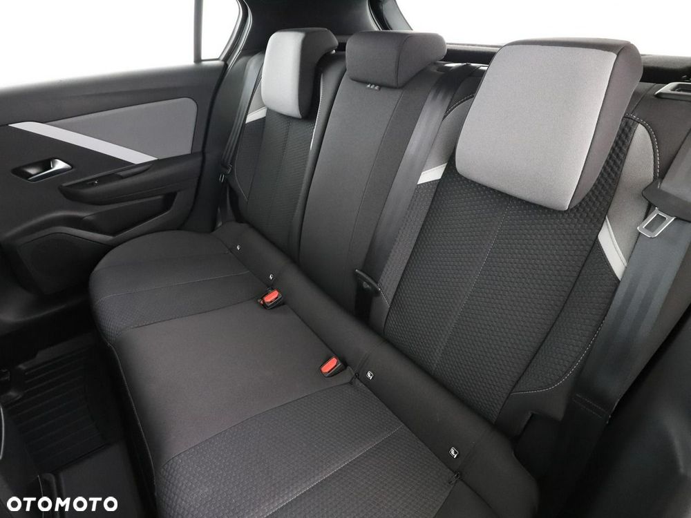 Opel Astra 1.2 Turbo Edition - 18