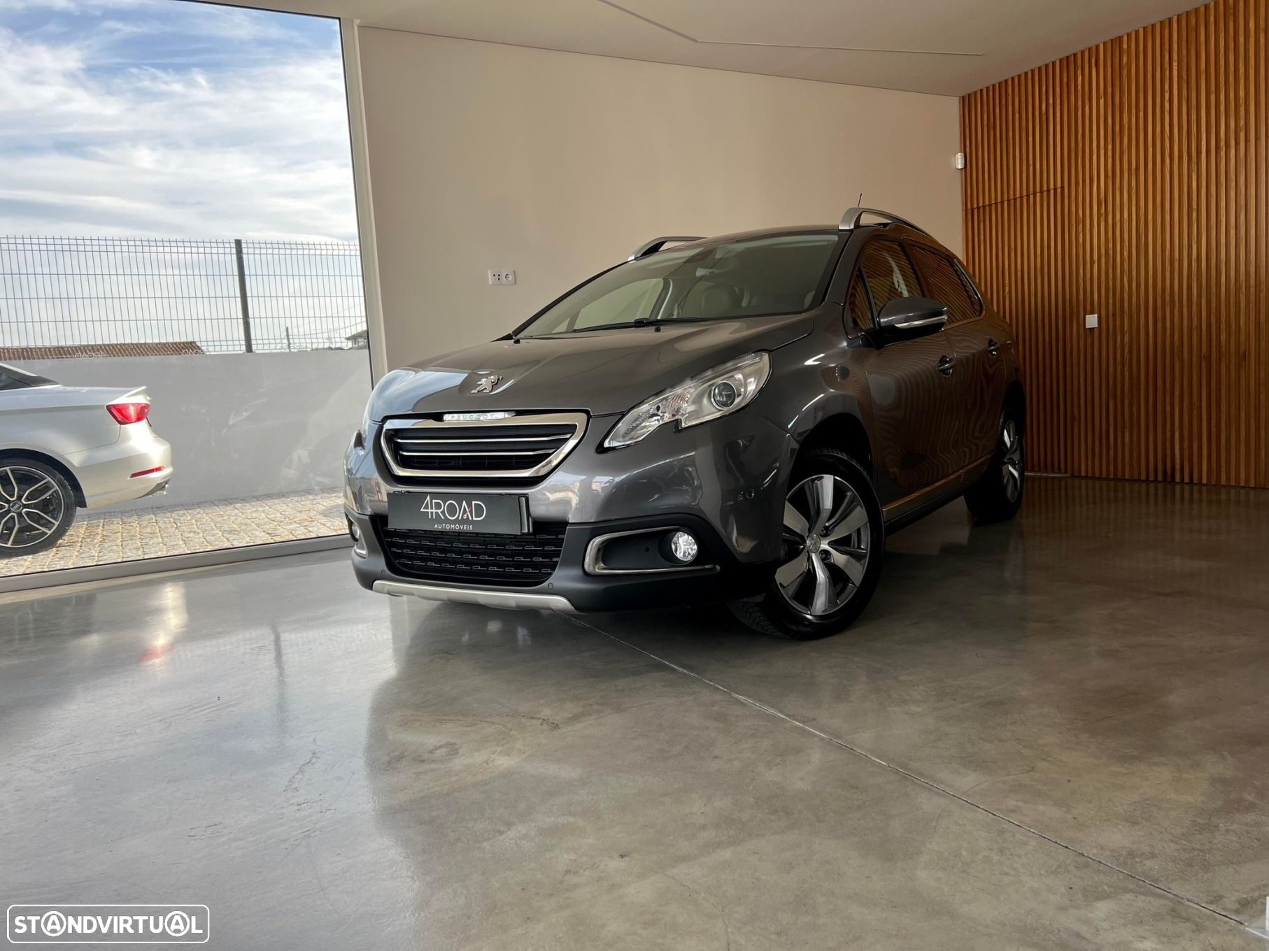 Peugeot 2008 1.6 e-HDi Allure 2-Tronic - 4