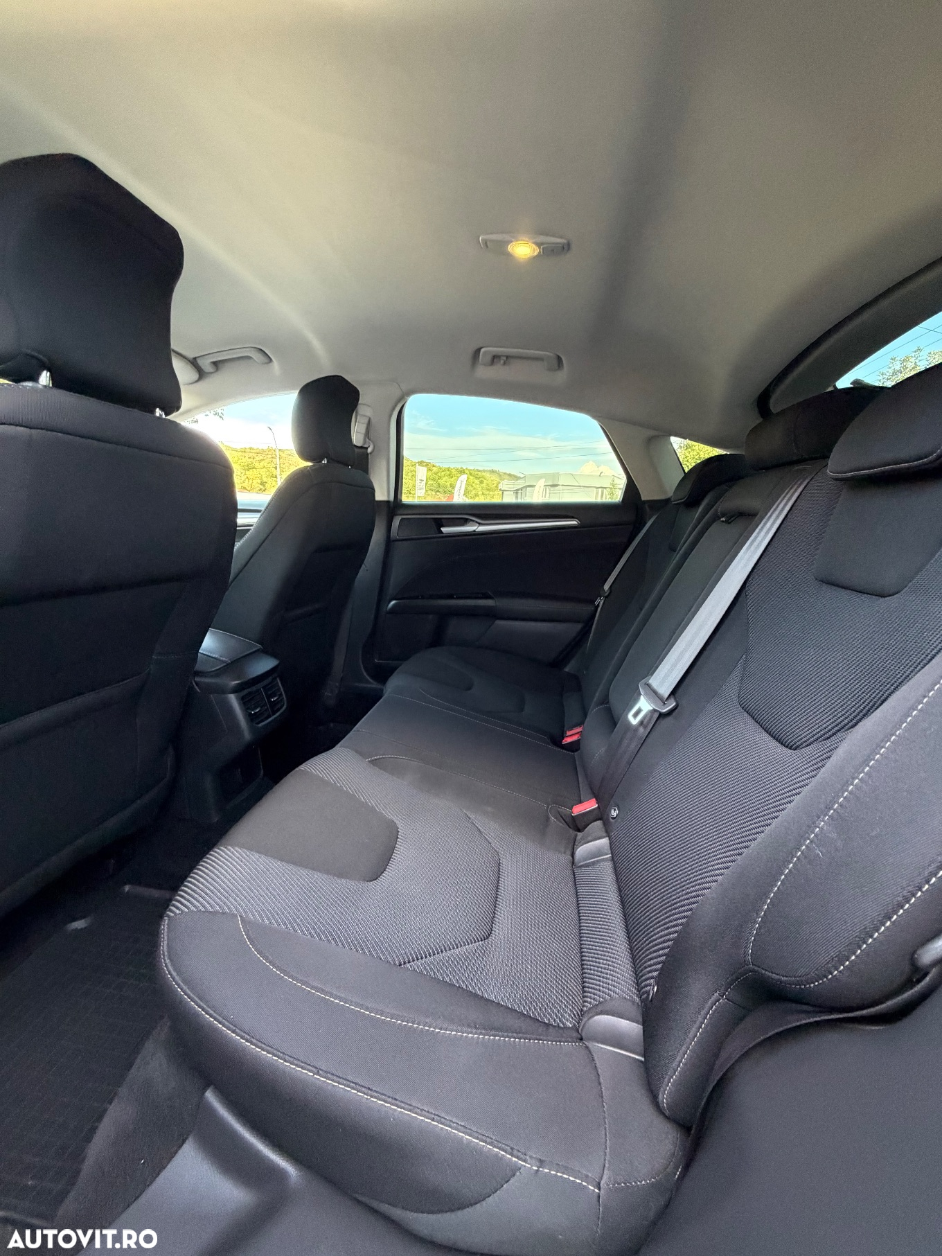 Ford Mondeo 2.0 TDCi Start-Stopp PowerShift-Aut Titanium - 4