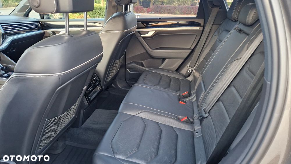 Volkswagen Touareg 3.0 V6 TDI SCR 4Mot R-Line - 24