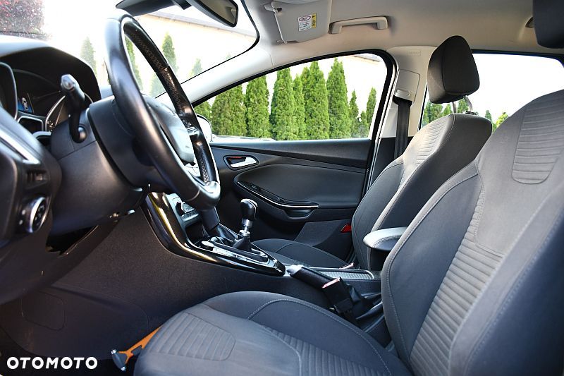 Ford Focus 2.0 TDCi Titanium ASS - 10