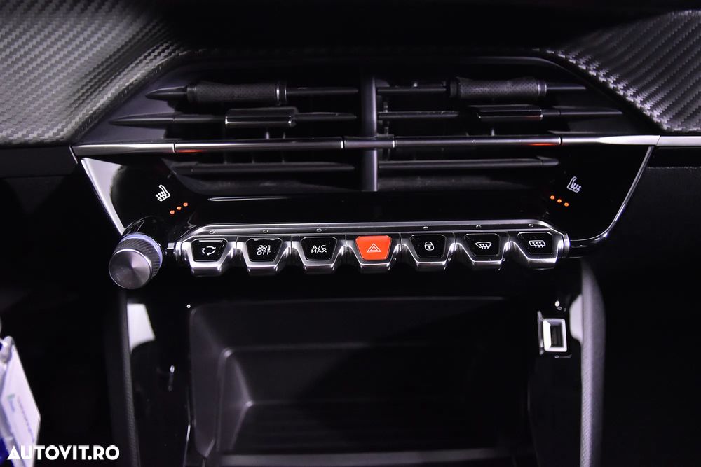 Peugeot 208 - 17