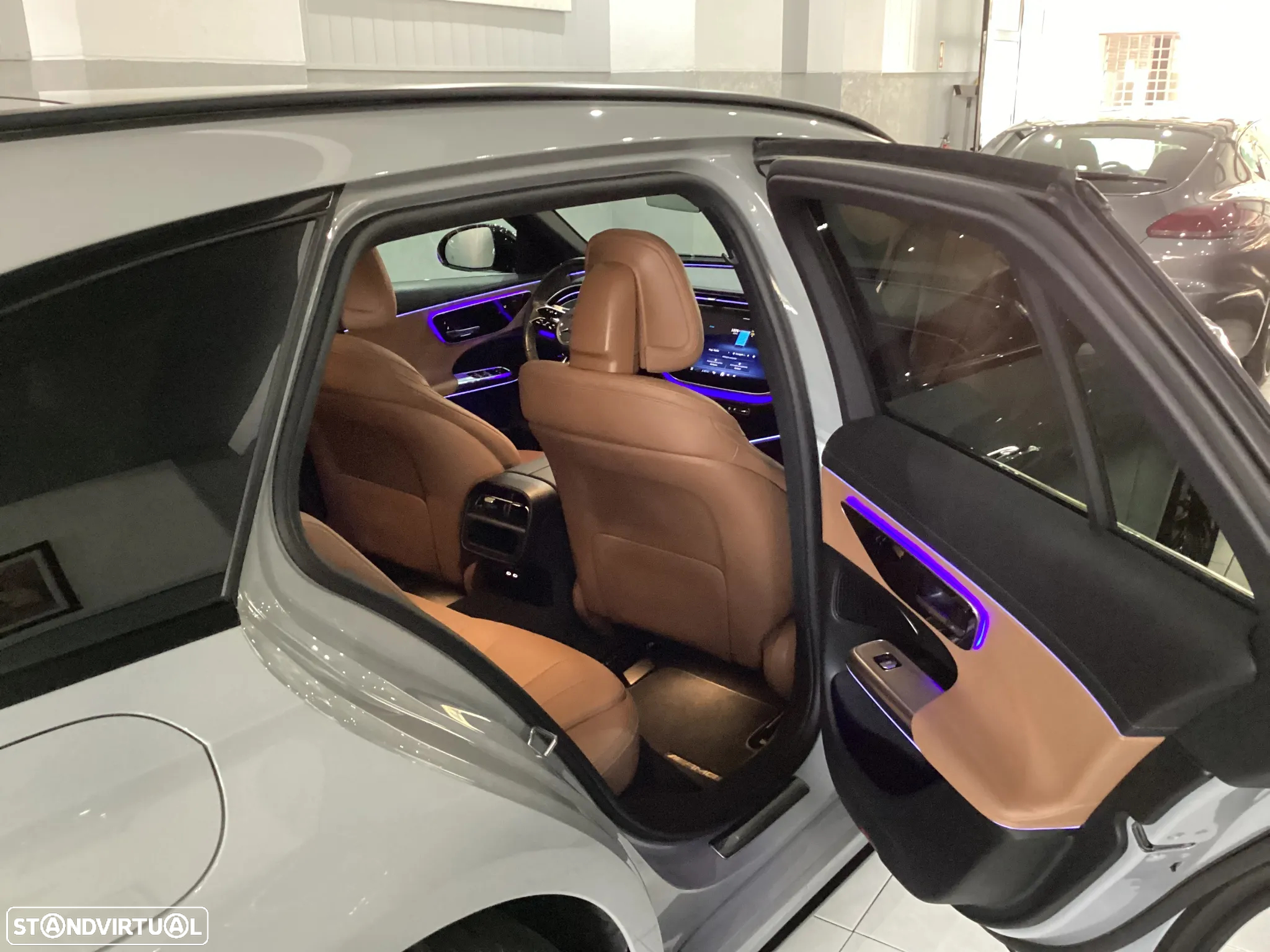 Mercedes-Benz E 300 e AMG Line - 14