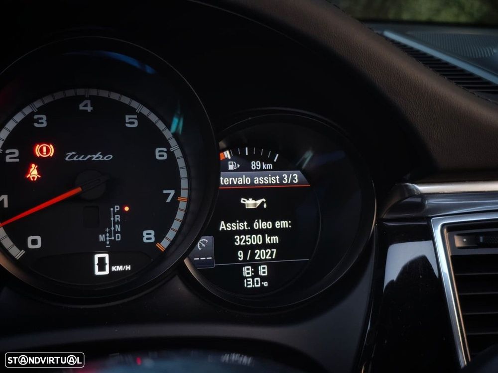 Porsche Macan Turbo PDK - 37