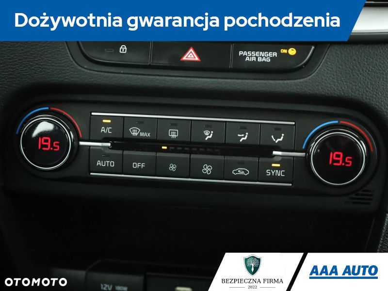 Kia Ceed - 11