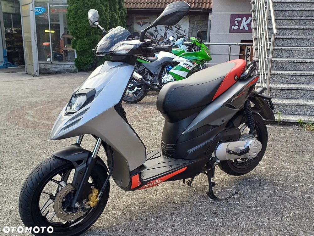 Aprilia SR - 12