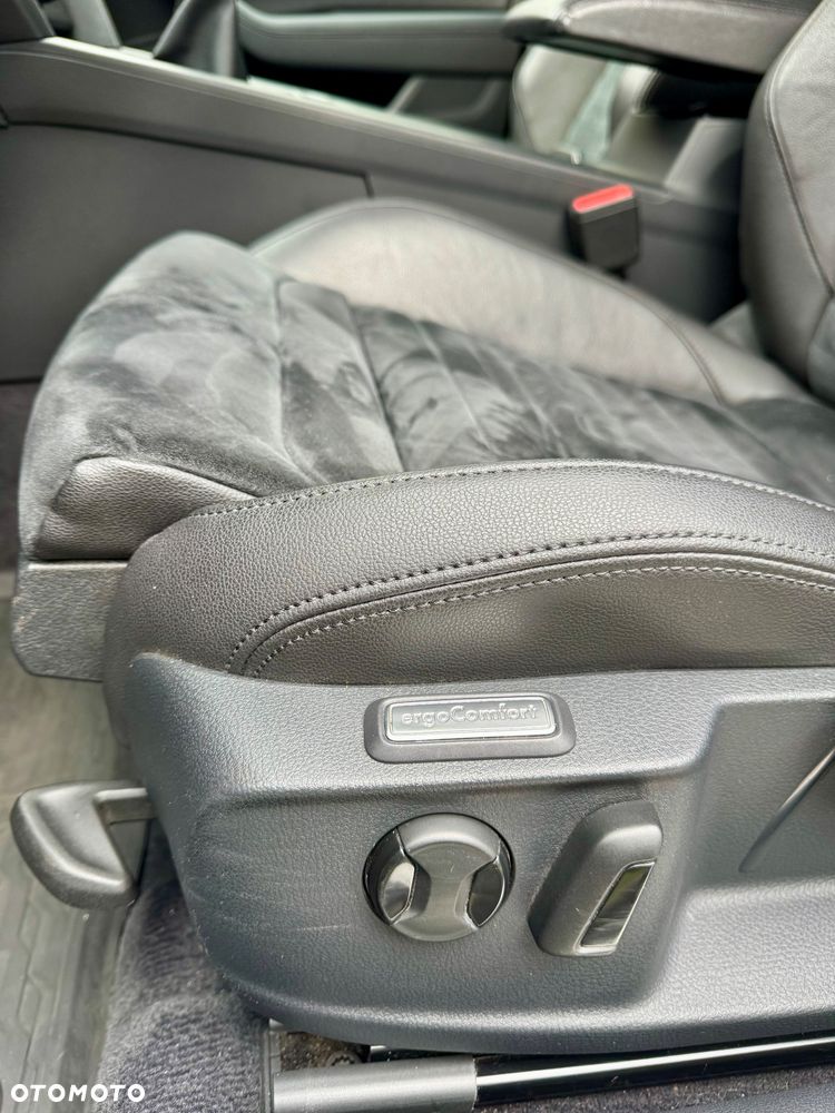 Volkswagen Passat Variant 1.8 TSI BMT Highline - 22