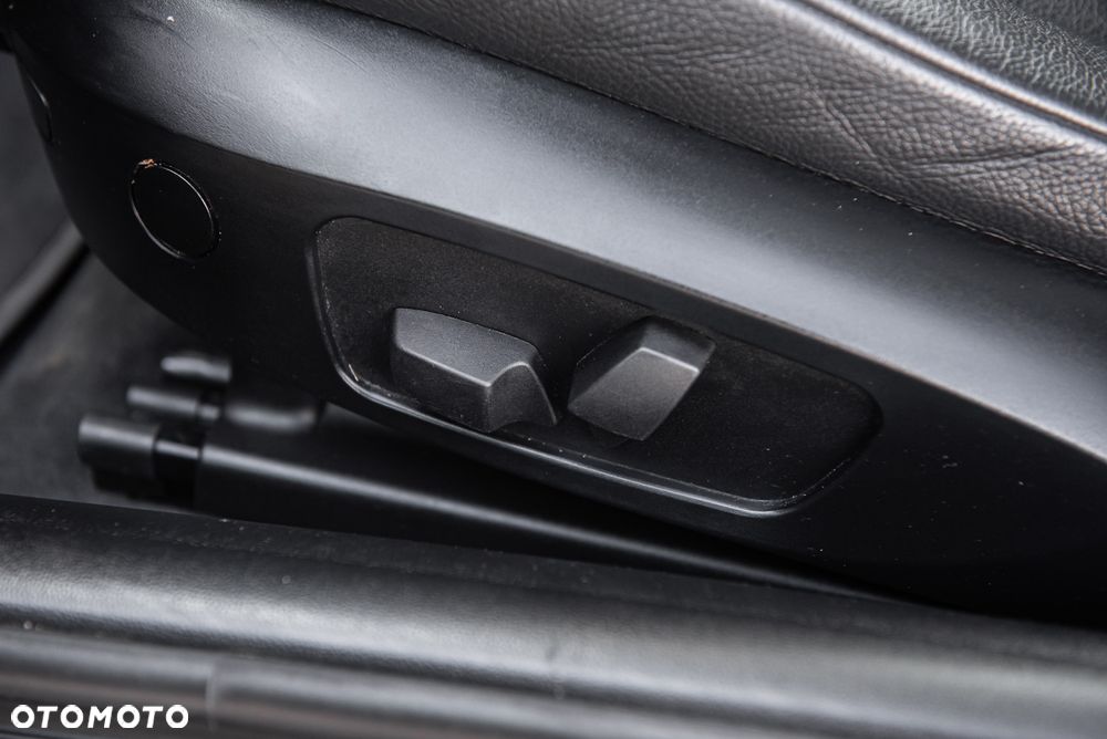 BMW Seria 3 325i - 18