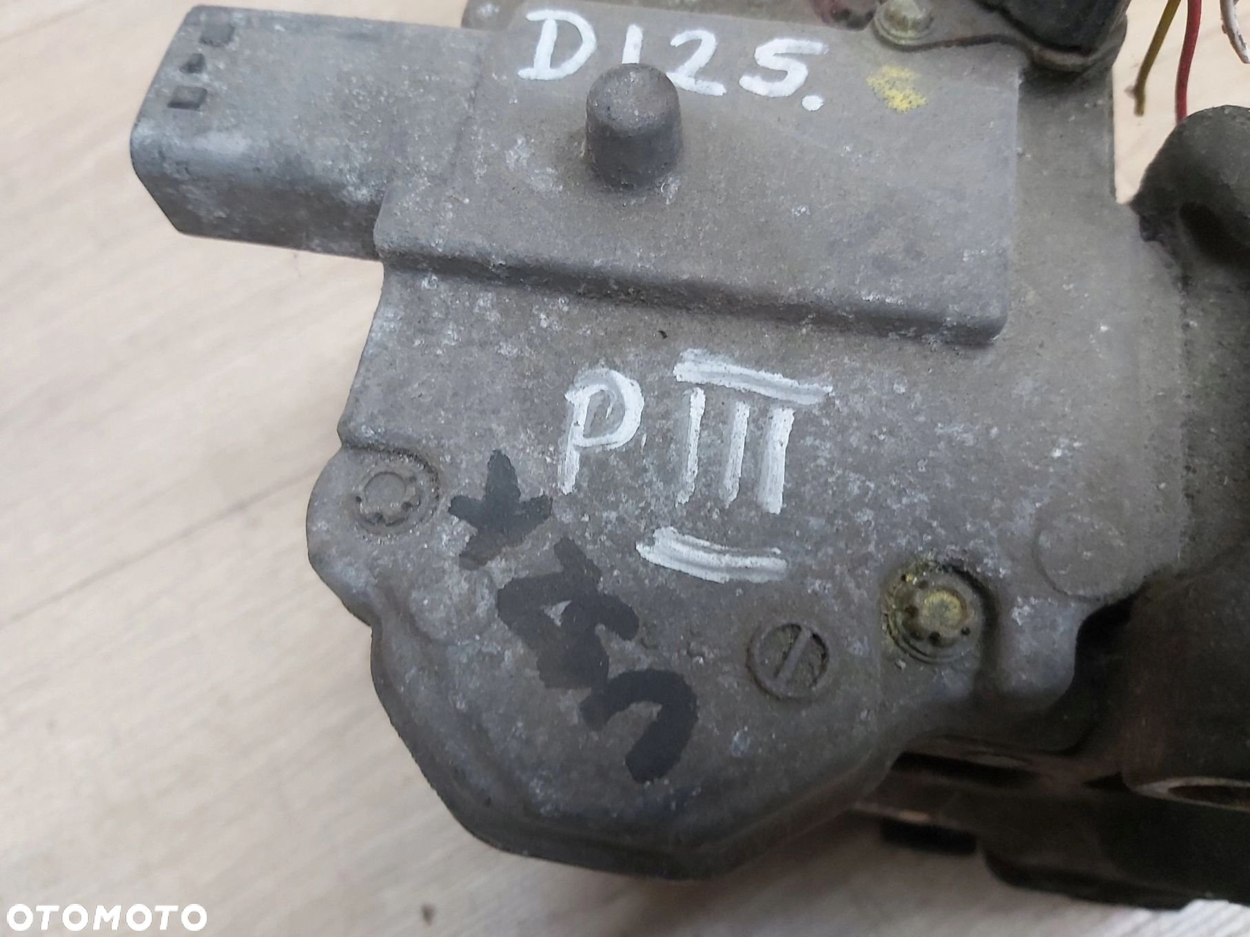 Toyota Prius III sprężarka klimatyzacji kompresor 042200-0212 - 15