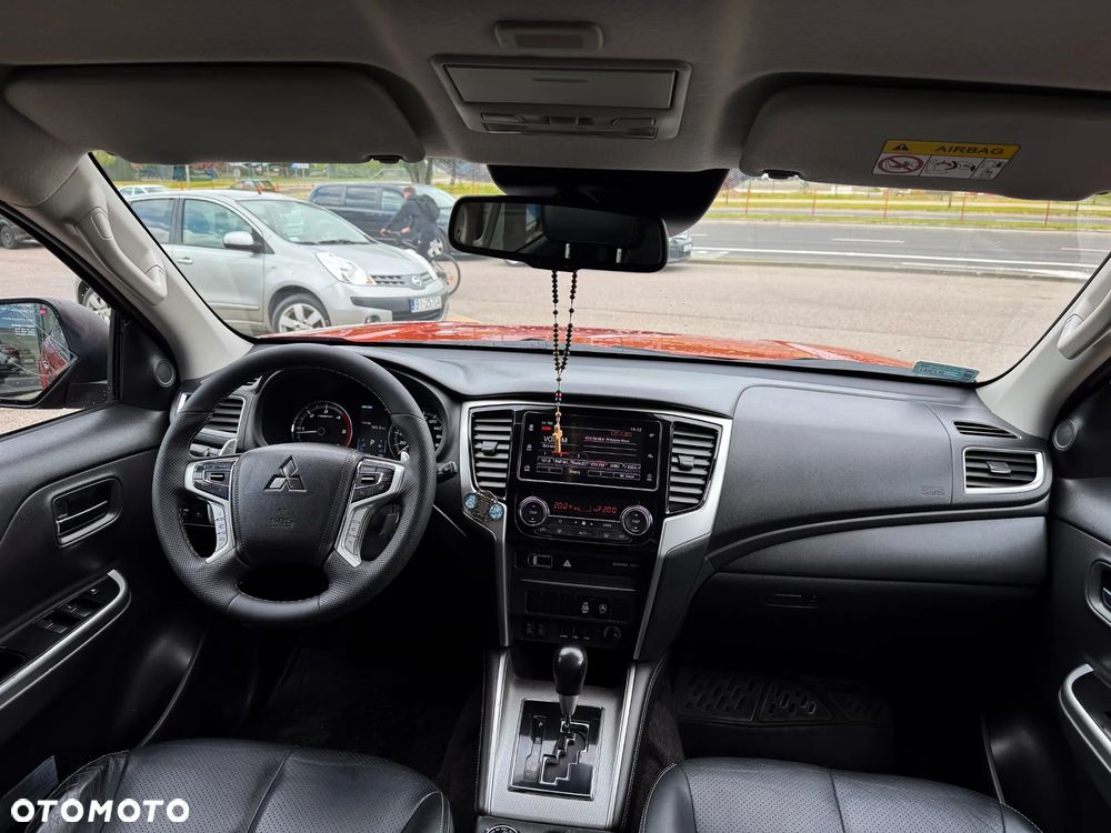 Mitsubishi L200 2.2 d DC Instyle Plus - 16
