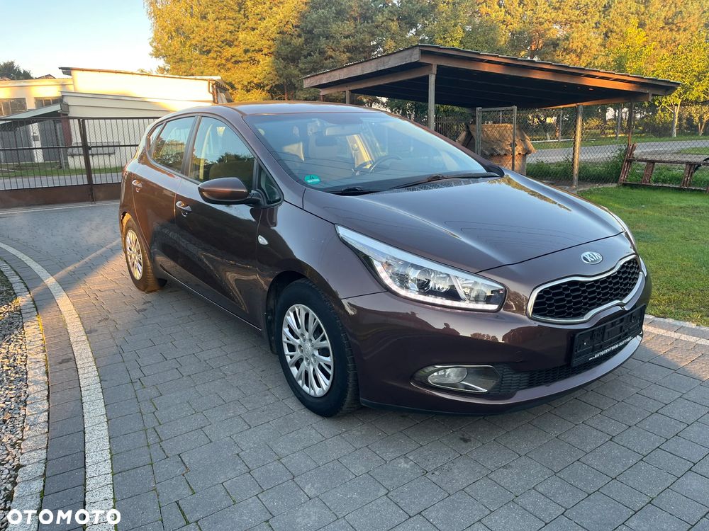 Kia Ceed - 4