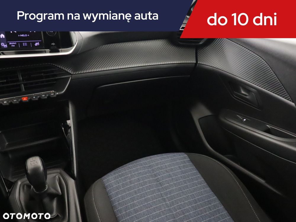Peugeot 208 - 10