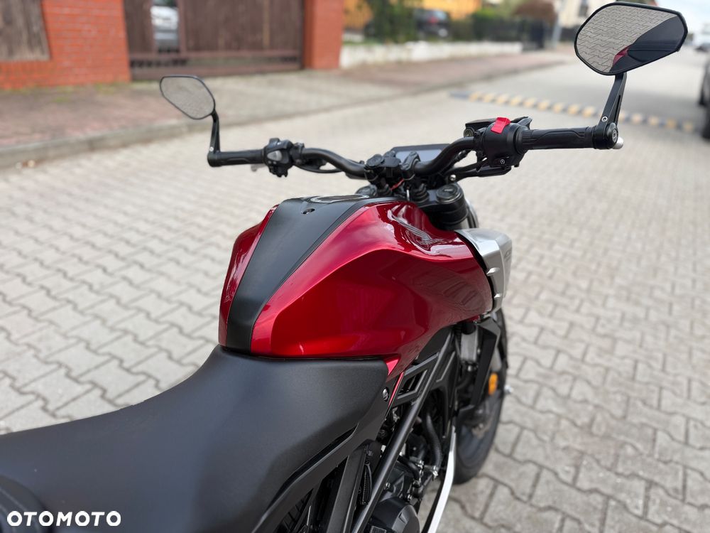 Honda CB - 12
