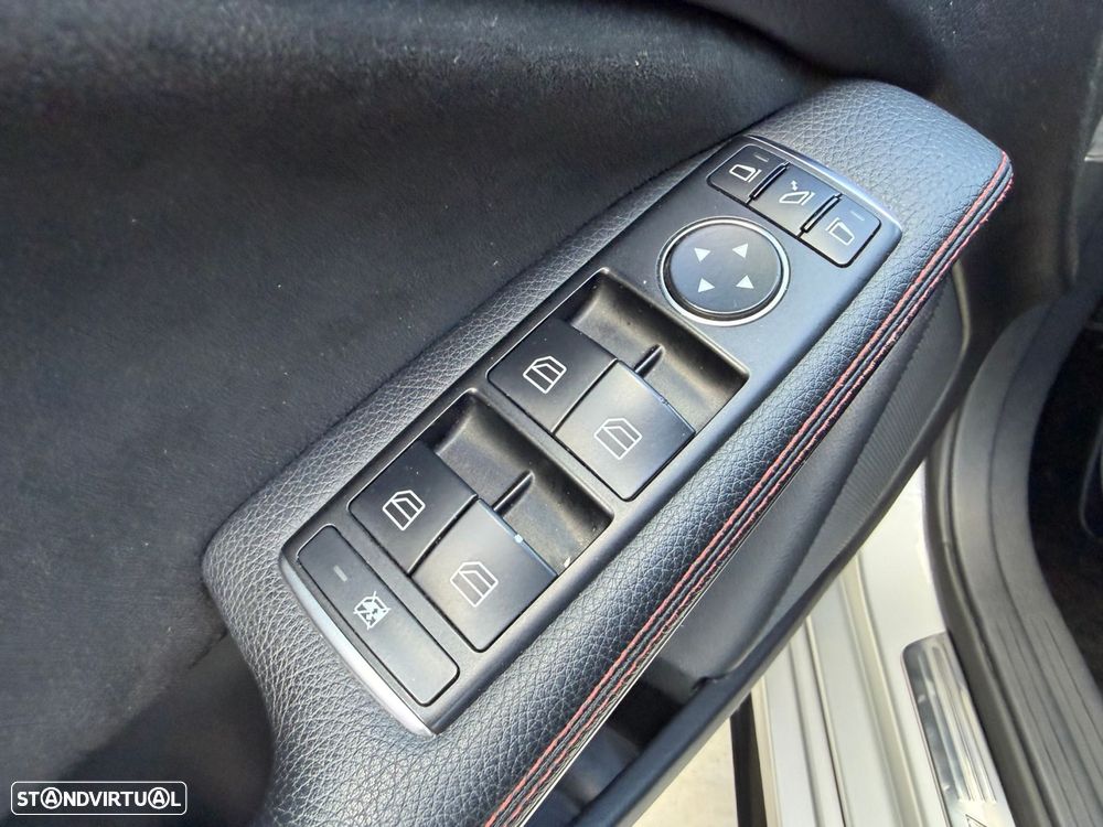 Mercedes-Benz A 45 AMG 4-Matic - 19