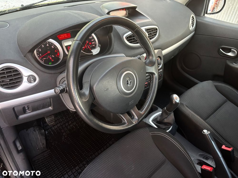 Renault Clio 1.2 16V Alize - 10