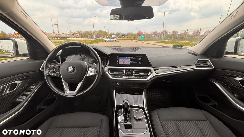 BMW Seria 3 318i Advantage - 10