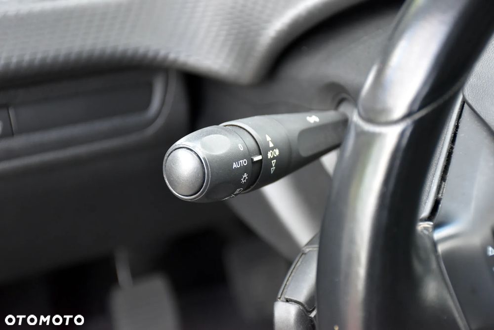 Peugeot 2008 BlueHDi 100 Allure - 21