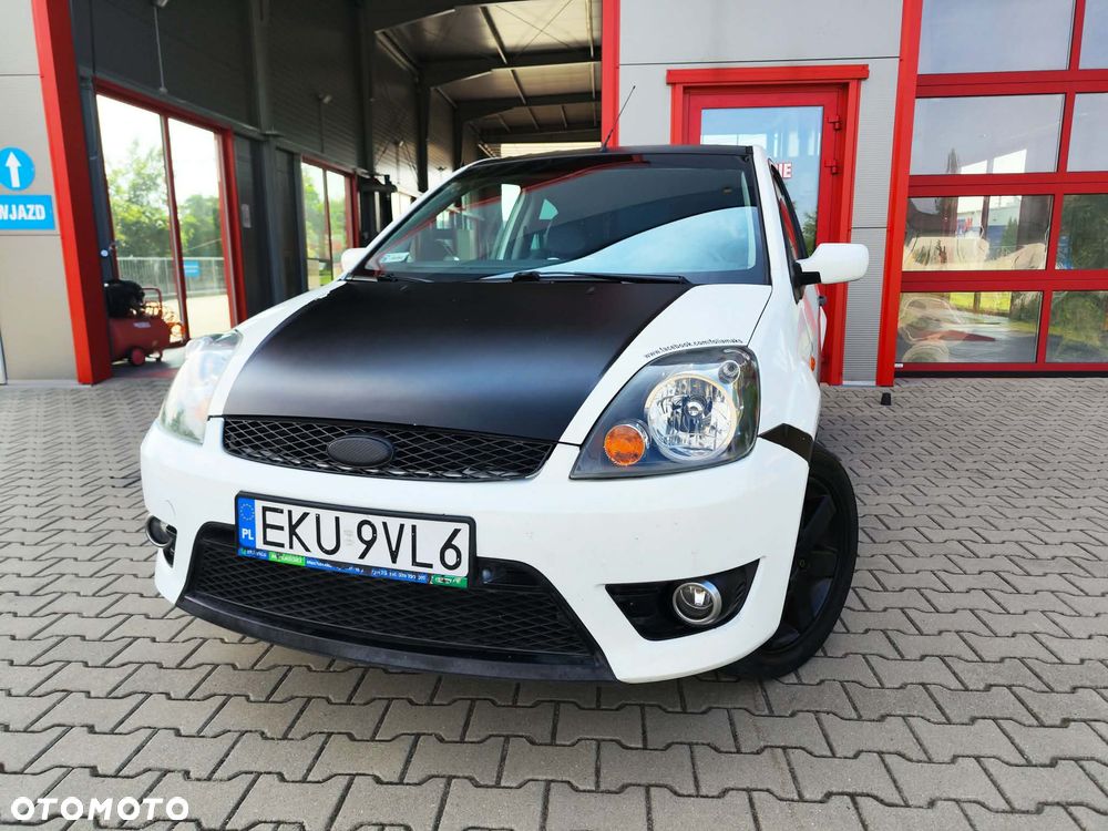 Ford Fiesta 1.3 Ambiente - 1