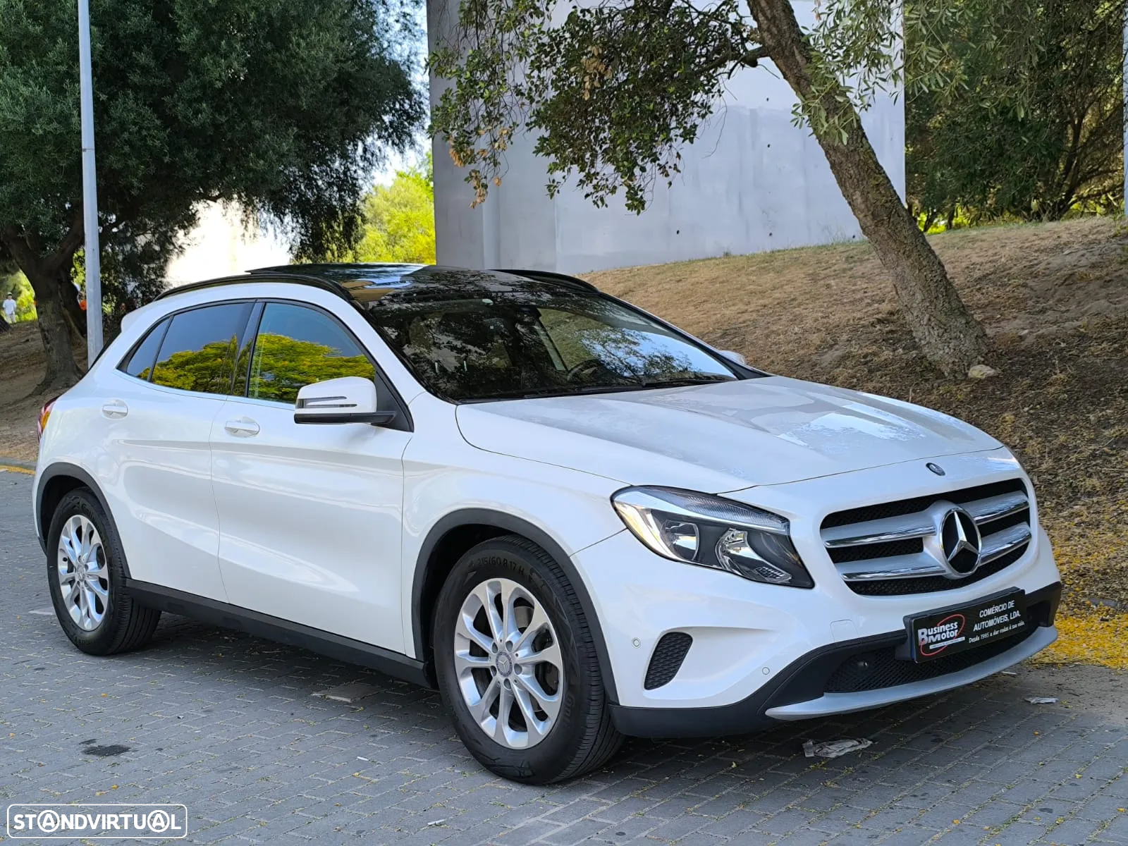 Mercedes-Benz GLA 180 7G-DCT UrbanStyle Edition - 7