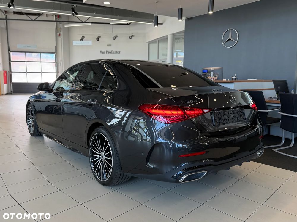 Mercedes-Benz Klasa C 300 mHEV 4-Matic AMG - 14
