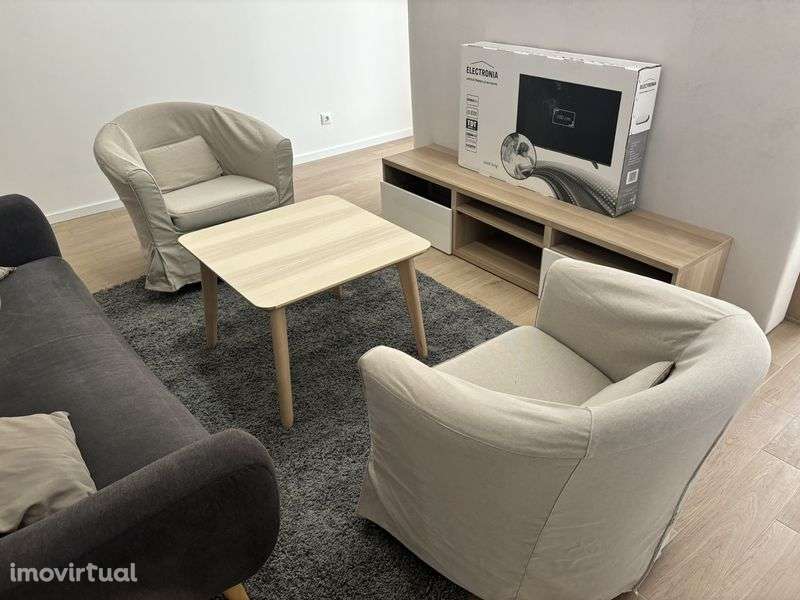 Arrenda-se Apartamento T0 estilo Loft - Grande imagem: 4/8
