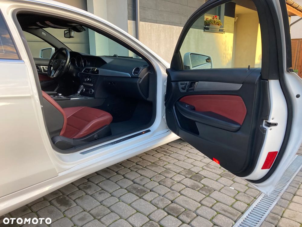 Mercedes-Benz Klasa C 250 7G-TRONIC Edition - 13