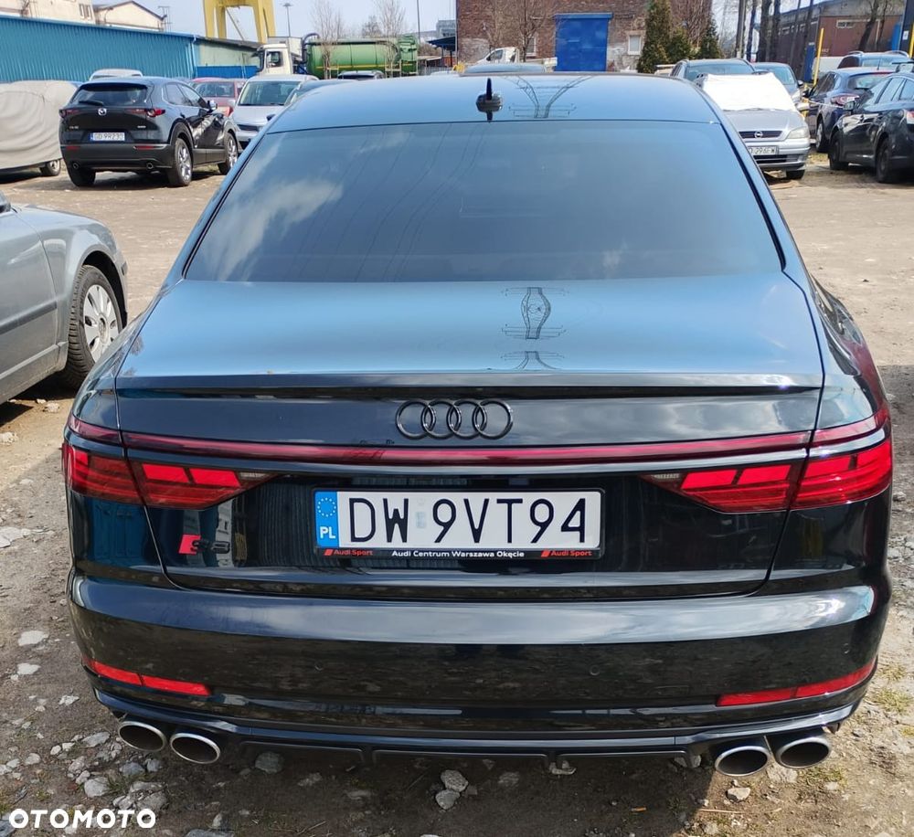Audi S8 - 4