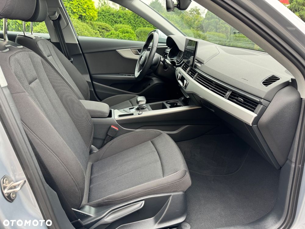 Audi A4 Limousine - 17