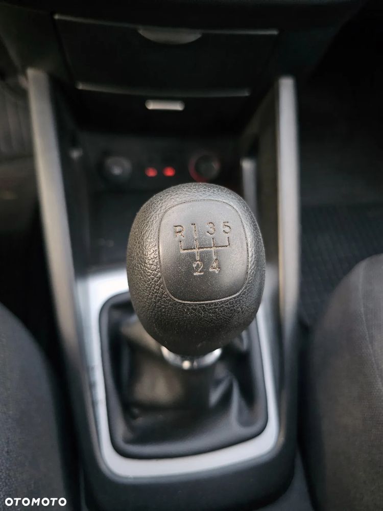 Kia Ceed - 28