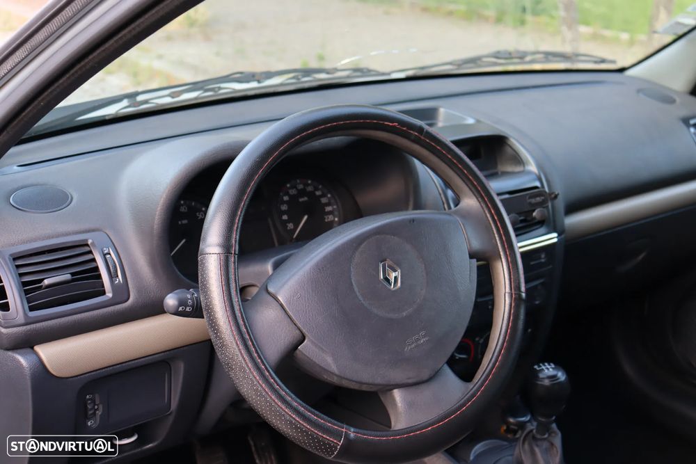 Renault Clio 1.2 16V Expression - 17